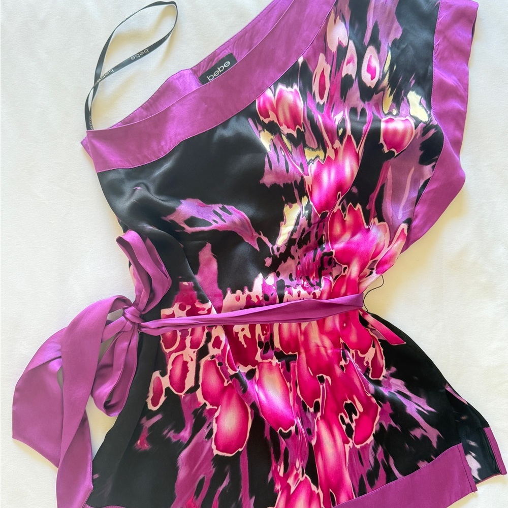 bebe Fuchsia & Black Floral One-Shoulder Satin Top